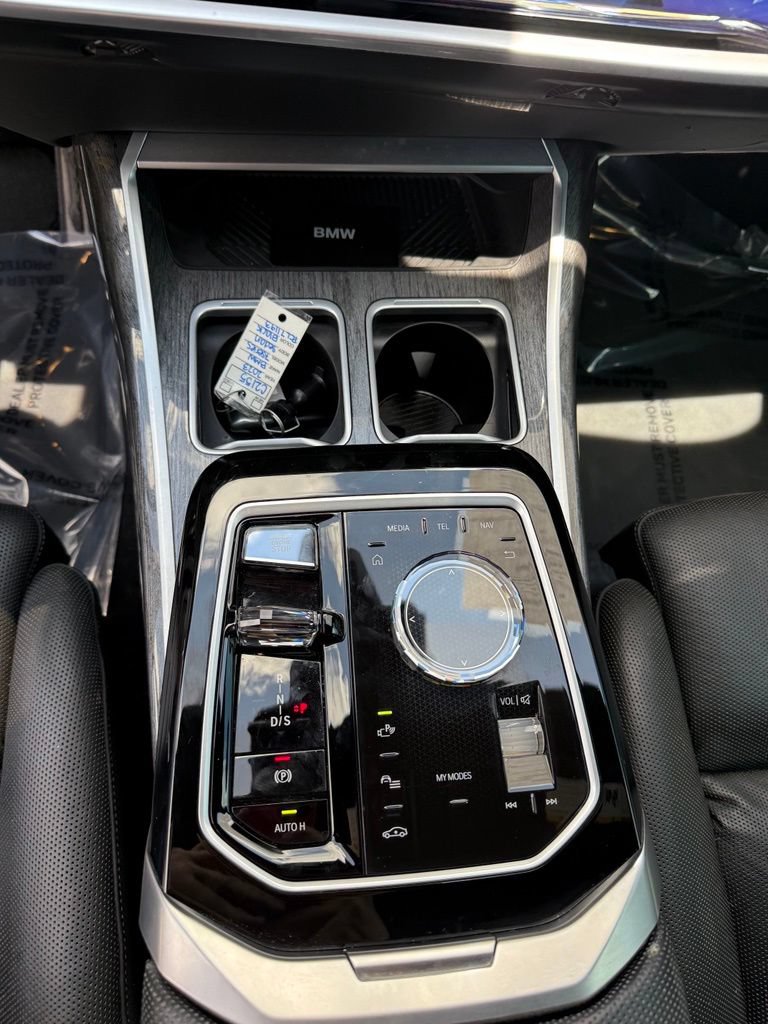 Used 2023 BMW 760i xDrive AWD/4WD image 17