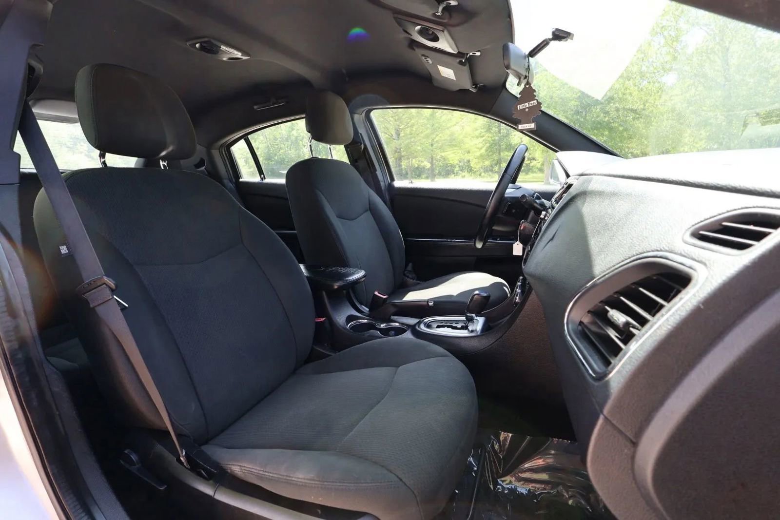 Used 2012 Chrysler 200 Touring FWD image 15