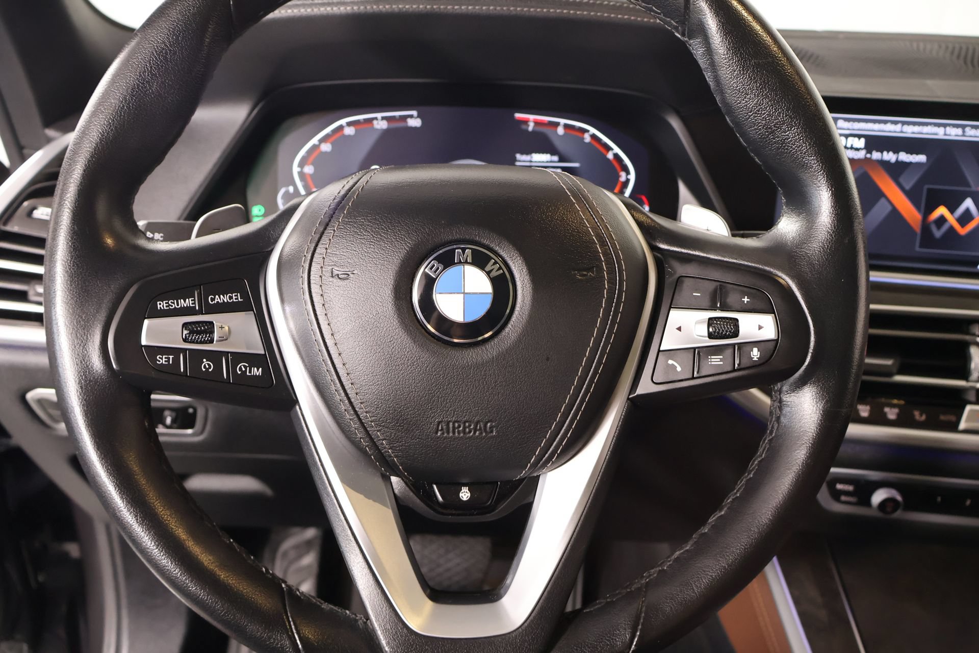 Used 2023 BMW X5 xDrive40i w/ Luxury Seating Package AWD/4WD image 3