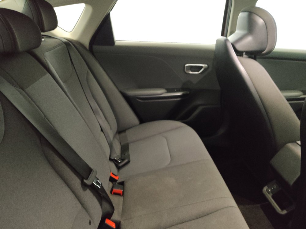 Used 2025 Kia K4 FWD image 19