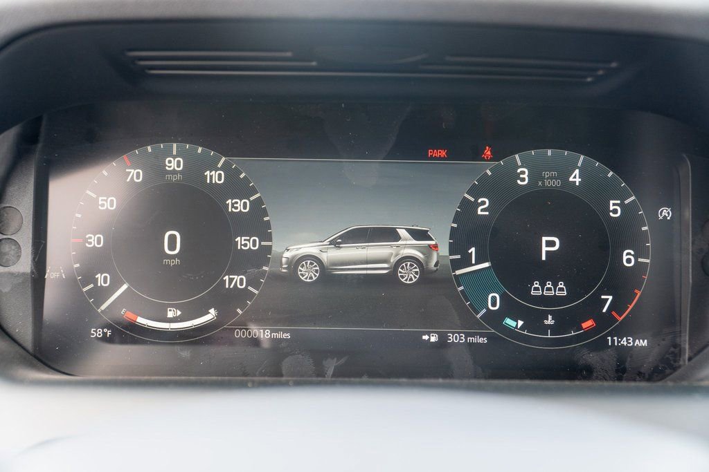 Used 2025 Land Rover Discovery Sport Dynamic SE image 14