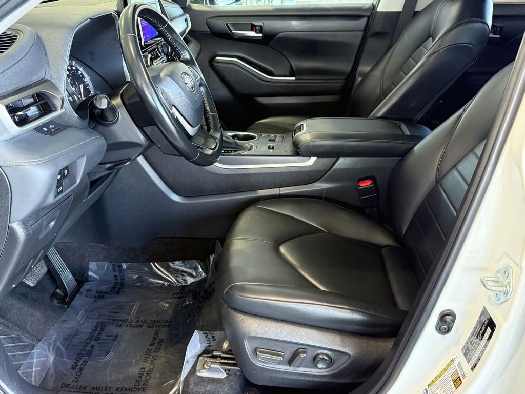 Certified 2023 Toyota Highlander XLE image 20