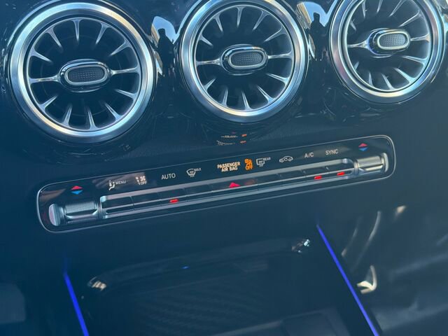 Used 2025 Mercedes-Benz GLB 250 image 26