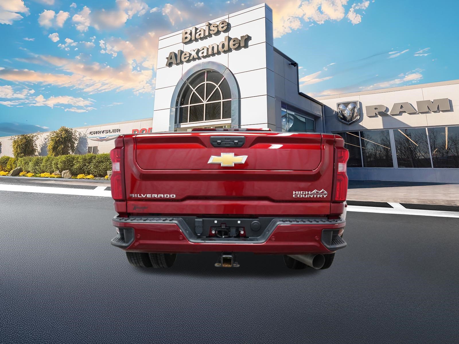 Used 2024 Chevrolet Silverado 3500 High Country w/ High Country Premium Package image 9