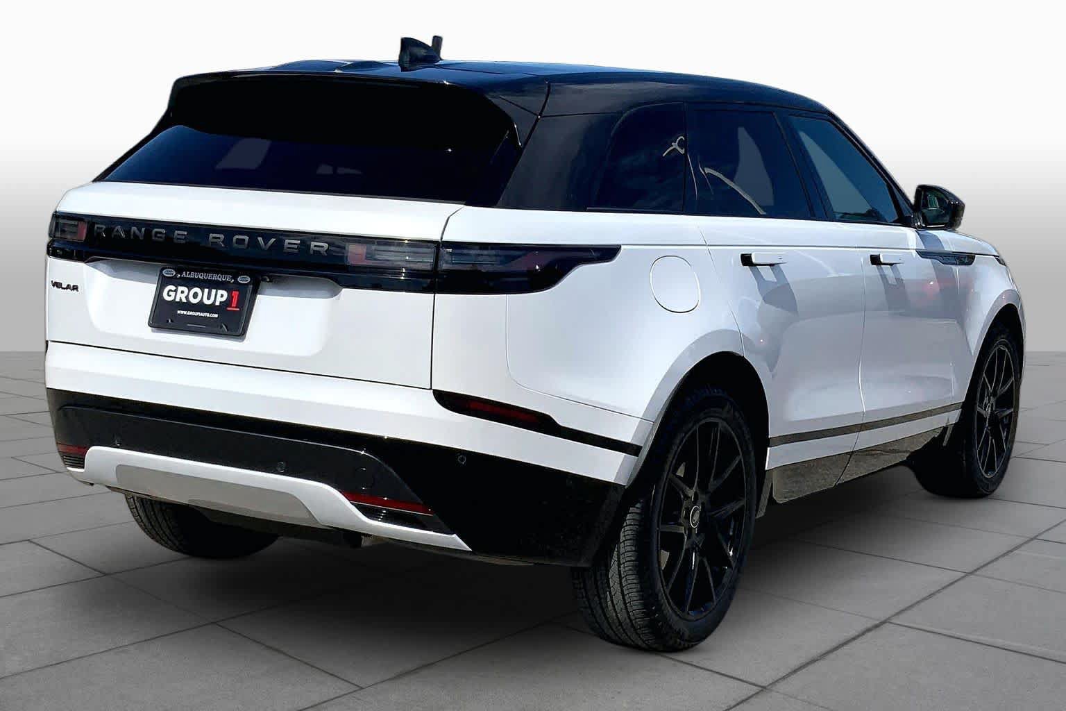 Used 2026 Land Rover Range Rover Velar Dynamic SE AWD/4WD image 12
