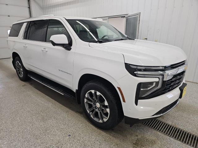 Used 2025 Chevrolet Suburban LS image 6