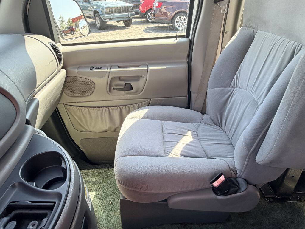 Used 1999 Ford E-150 and Econoline 150 RWD image 9
