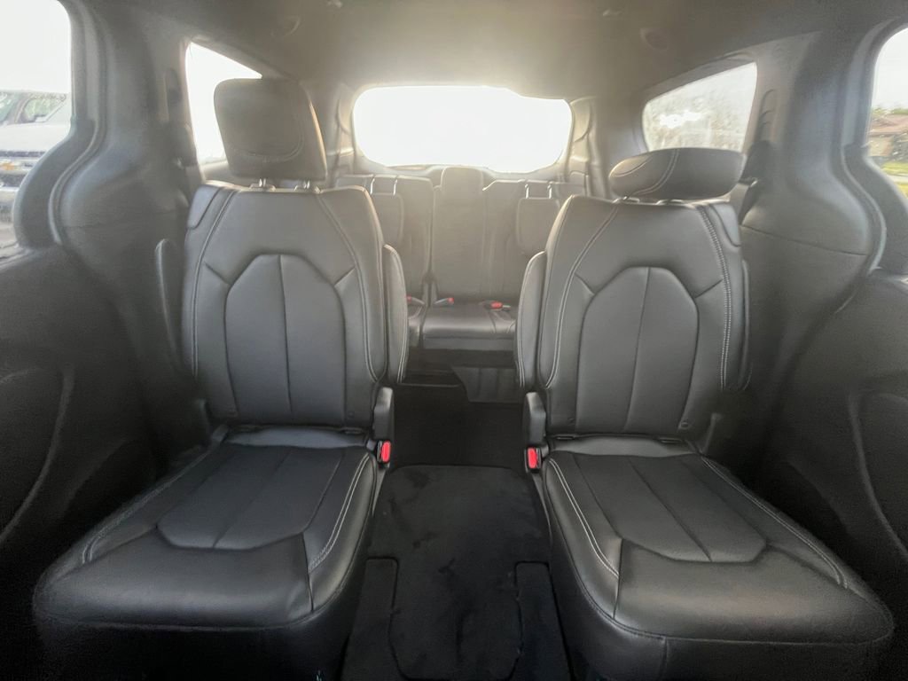 New 2026 Chrysler Pacifica Select image 5