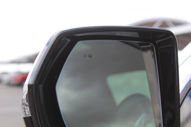 Used 2025 Cadillac Escalade ESV Sport Platinum w/ LPO, Floor Liner Package AWD/4WD image 15