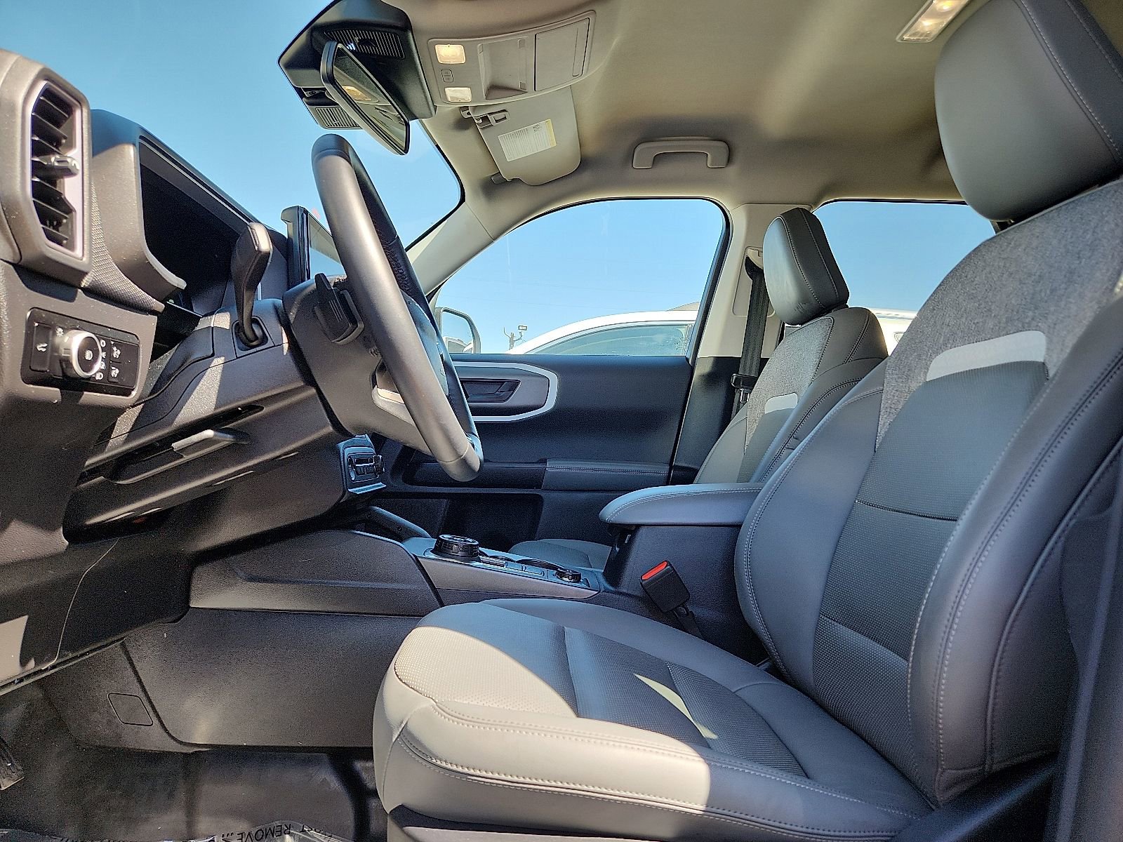 Used 2025 Ford Bronco Sport Badlands image 13