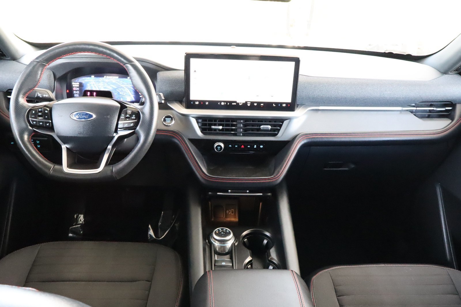 Used 2025 Ford Explorer ST-Line AWD/4WD image 27