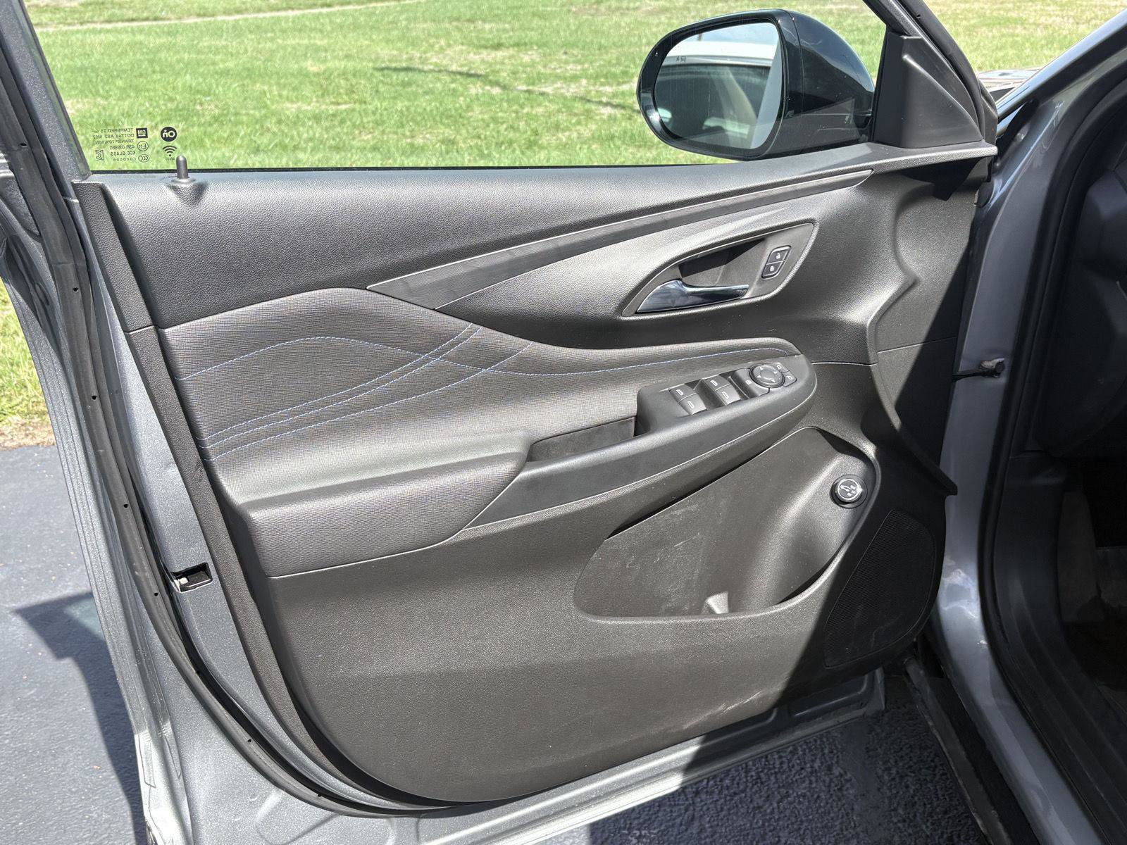 Used 2024 Buick Envista Sport Touring w/ Convenience I Package image 3