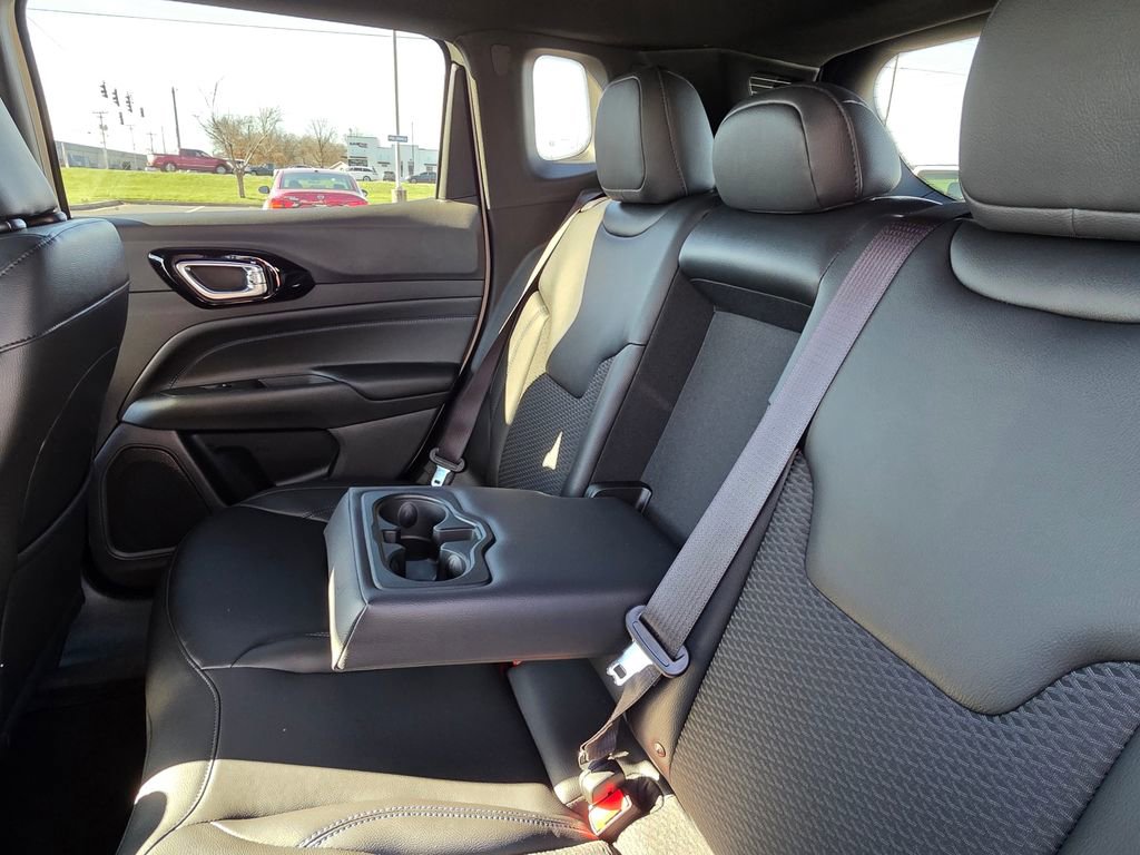 New 2026 Jeep Compass Latitude image 30