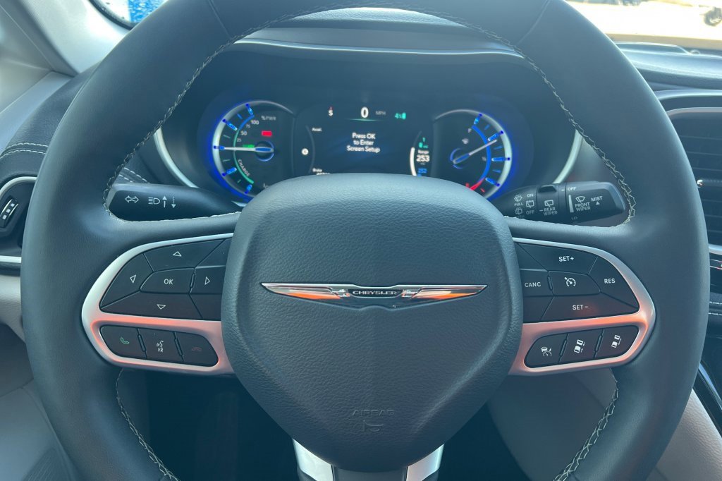 Used 2024 Chrysler Pacifica Select image 22