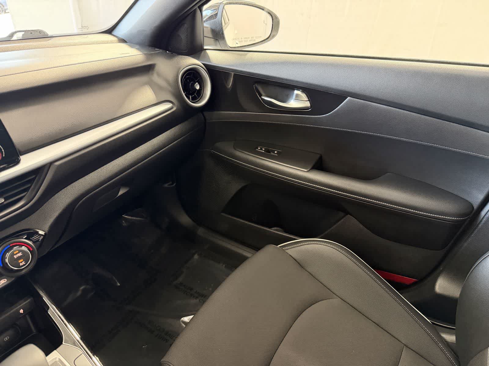 Used 2024 Kia Forte GT-Line w/ GT-Line Premium Package FWD image 25