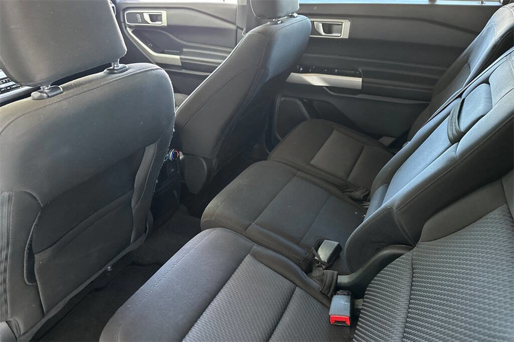 Used 2022 Ford Explorer XLT image 12