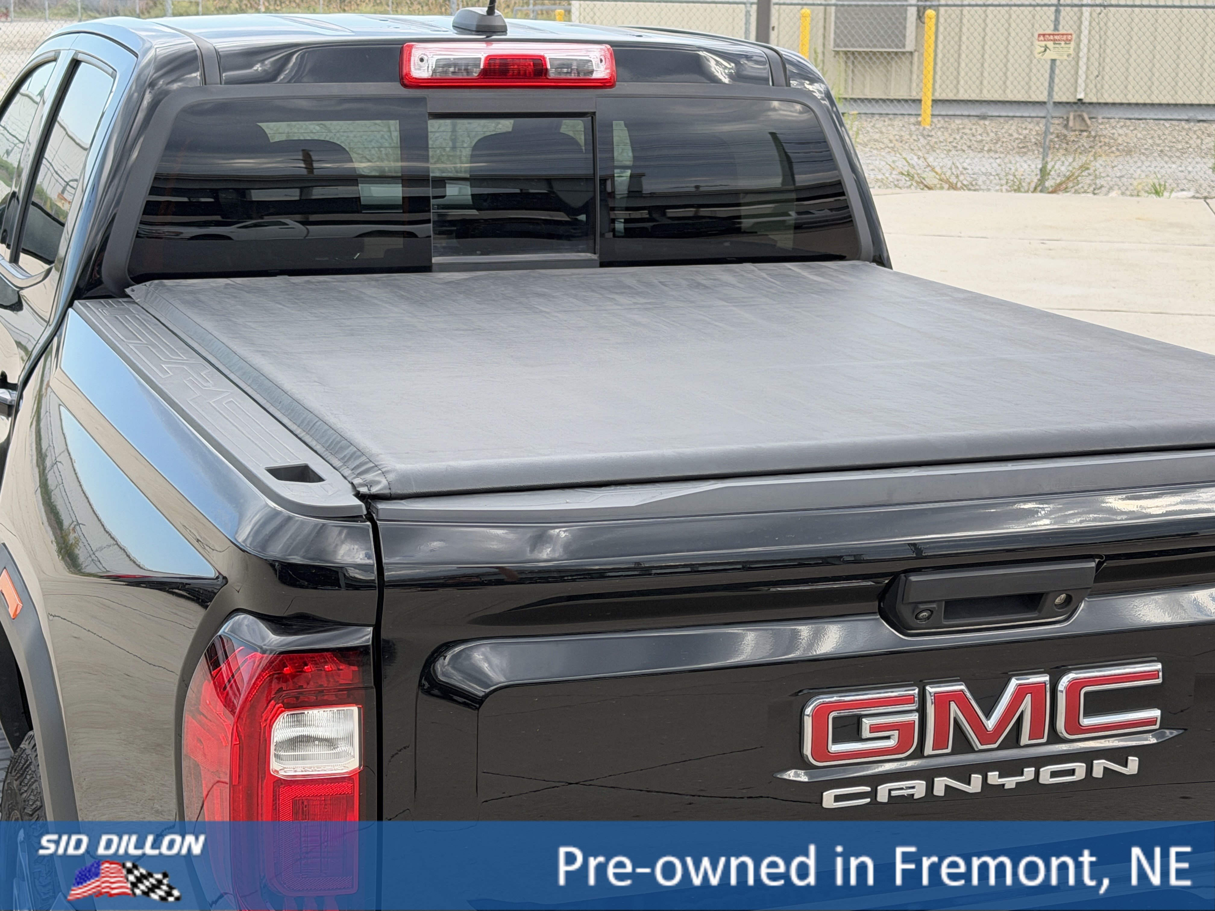 Certified 2023 GMC Canyon AT4 w/ AT4 Premium Package AWD/4WD image 5