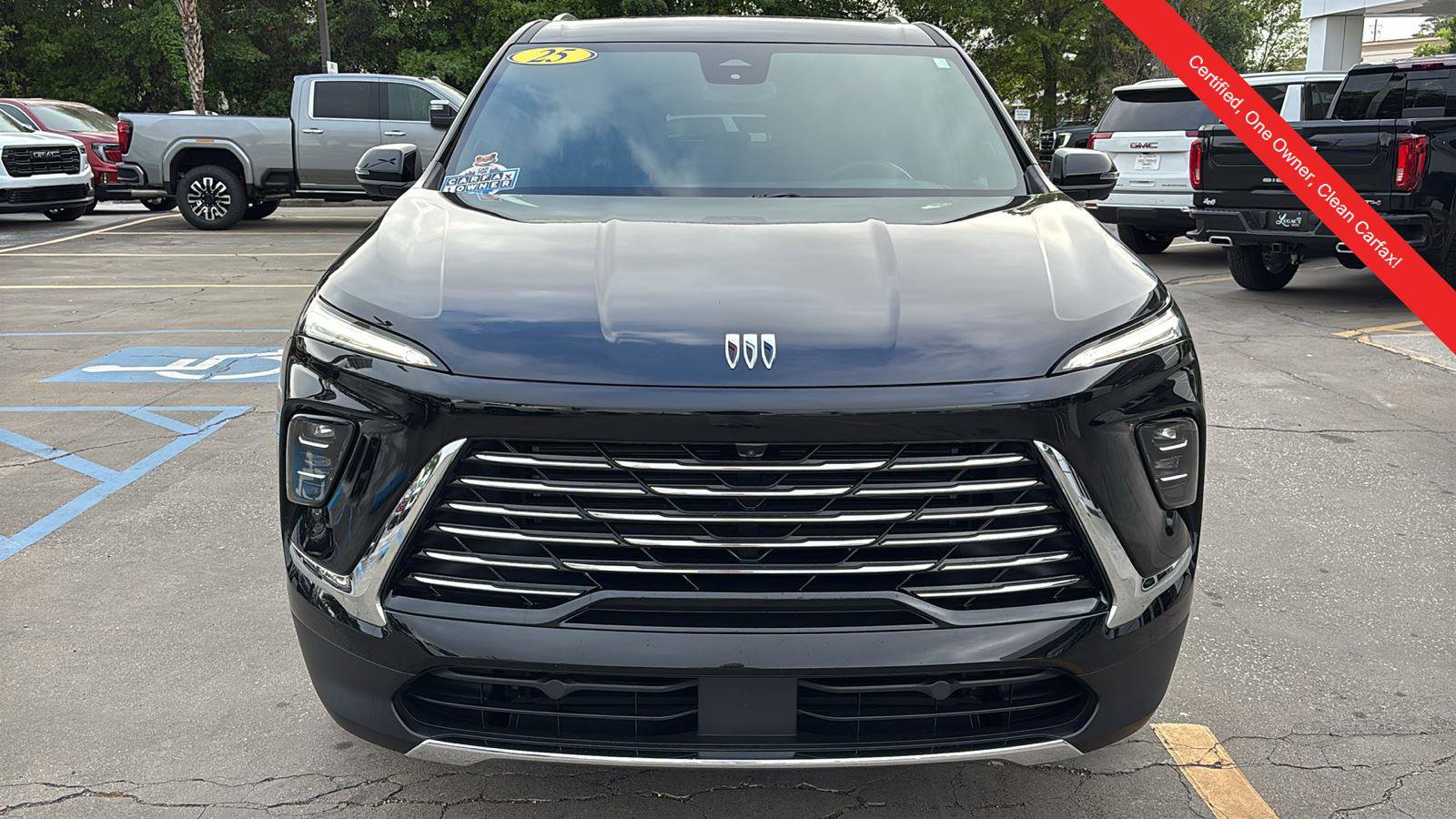 Certified 2025 Buick Enclave Preferred FWD image 2