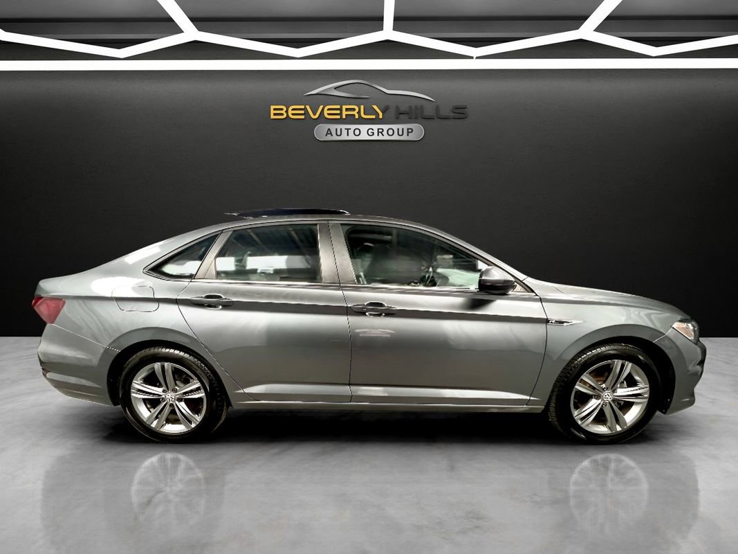 Used 2020 Volkswagen Jetta R-Line FWD image 5