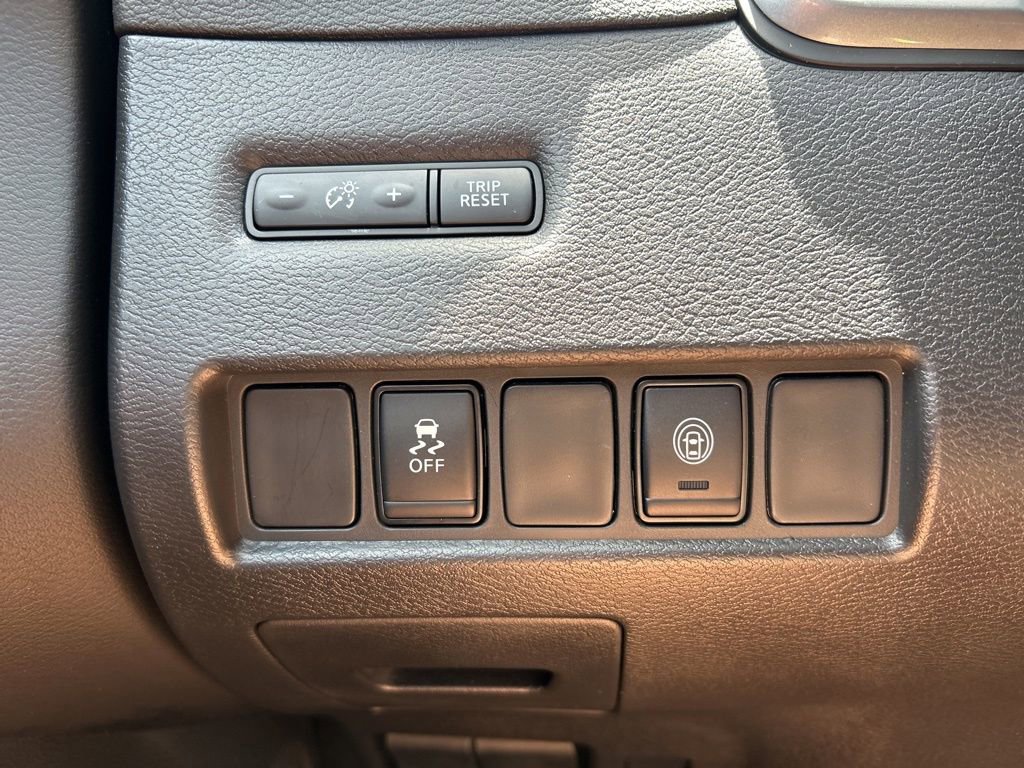 Certified 2024 Nissan Murano SV FWD image 31
