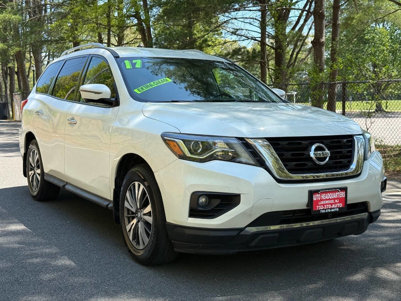 Used 2017 Nissan Pathfinder SL w/ SL Tech Package AWD/4WD image 3