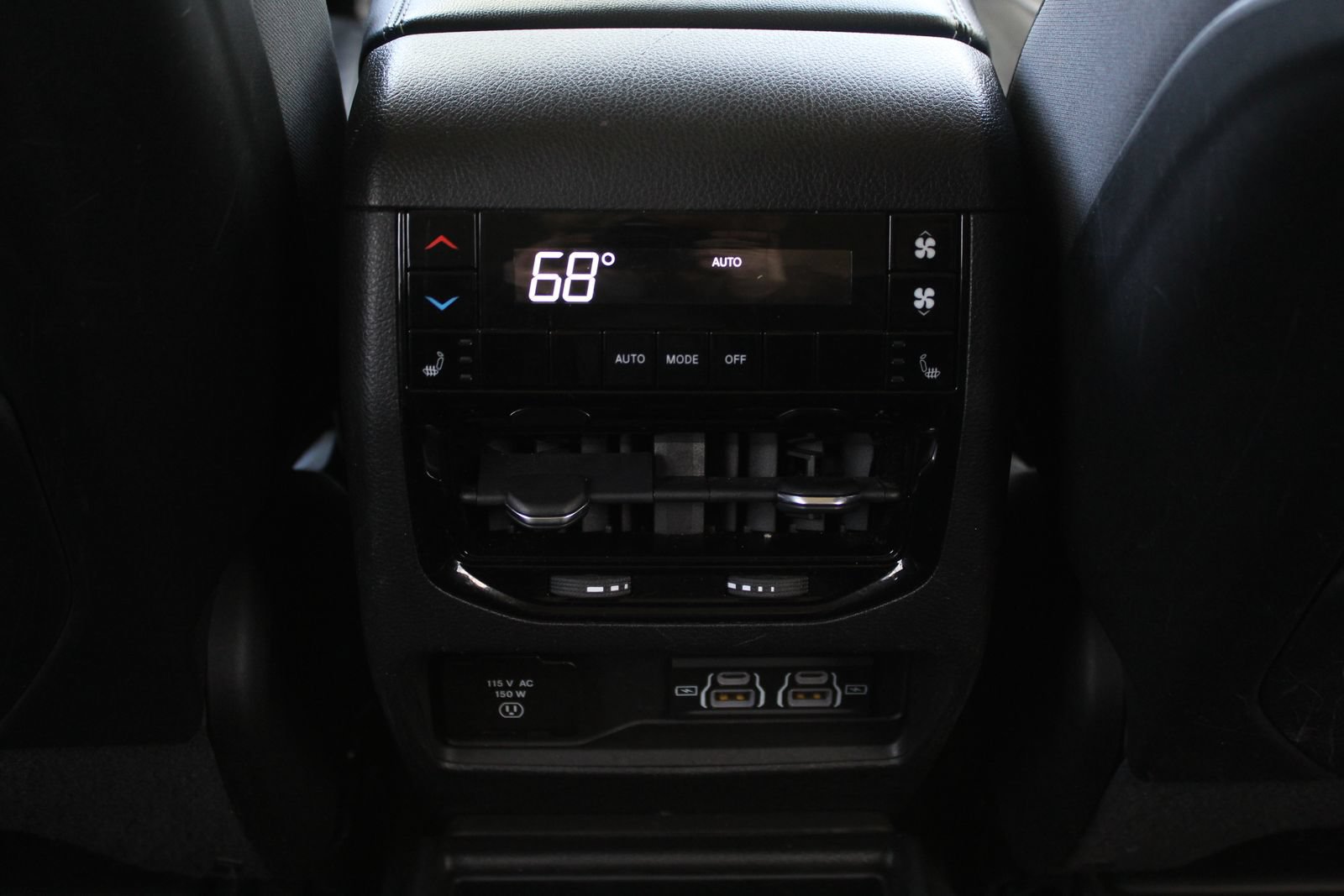 Used 2023 Jeep Grand Cherokee L Limited w/ Luxury Tech Group II AWD/4WD image 23