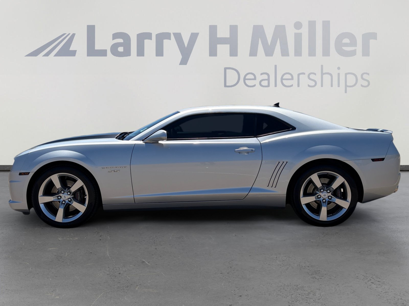 Used 2010 Chevrolet Camaro SS w/ RS Package RWD image 3