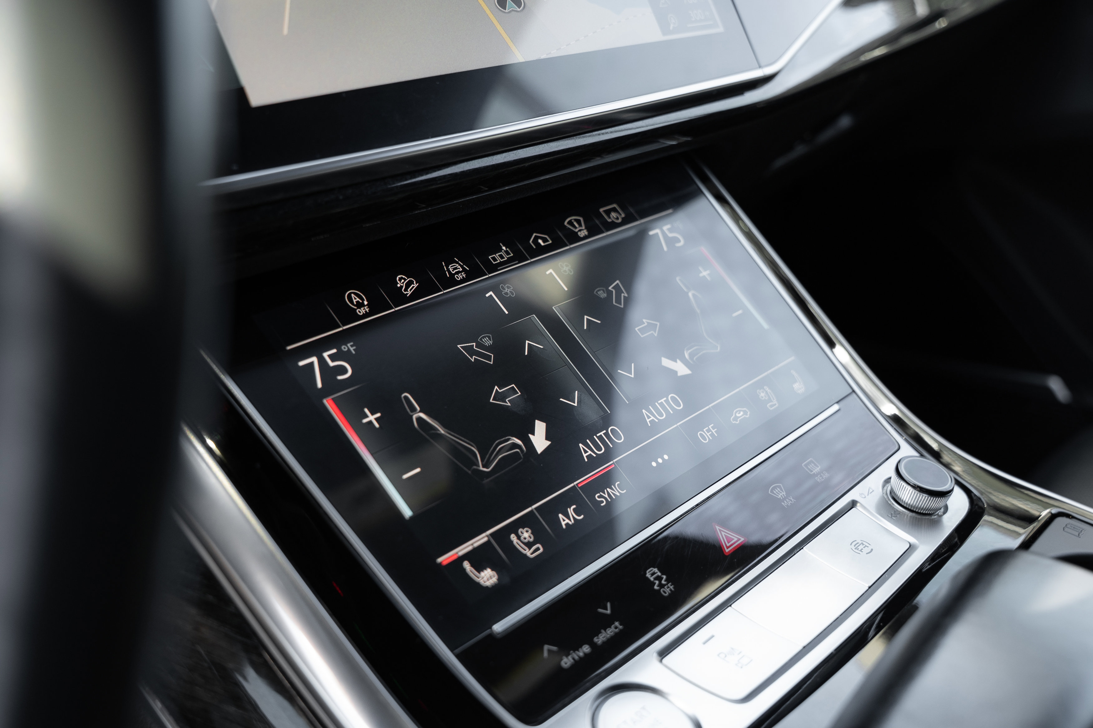 Used 2019 Audi Q8 Prestige w/ Towing Package image 14