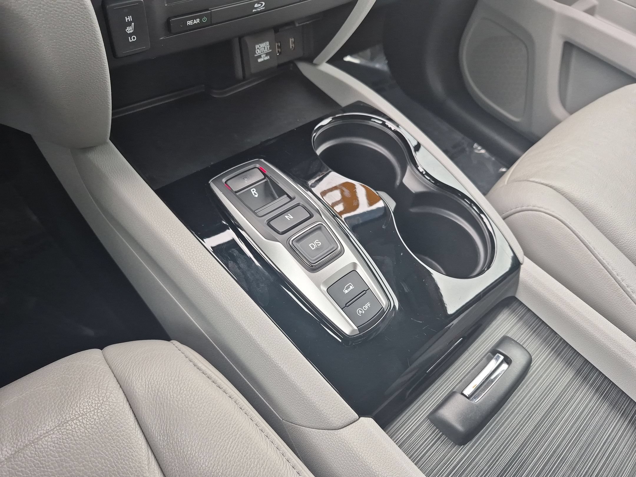 Used 2016 Honda Pilot Touring image 24