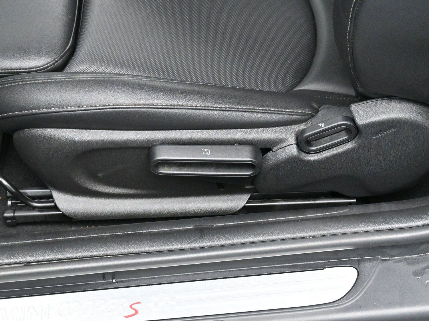 Used 2019 MINI Cooper S image 13