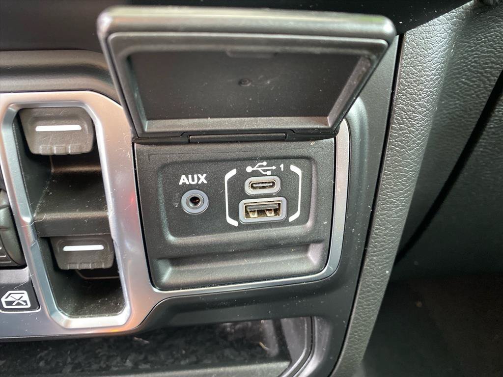 Used 2022 Jeep Gladiator Sport AWD/4WD image 17