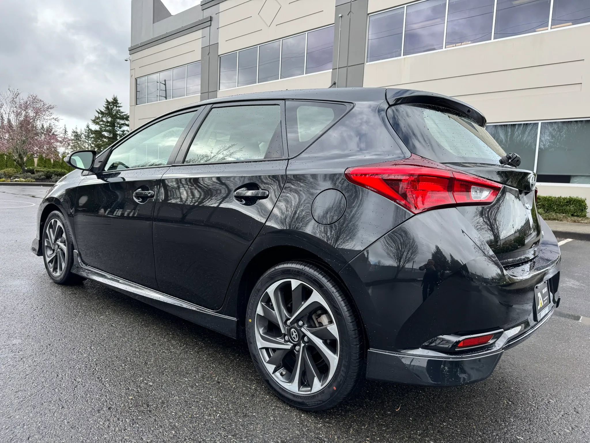 Used 2016 Scion iM Hatchback 4D image 7