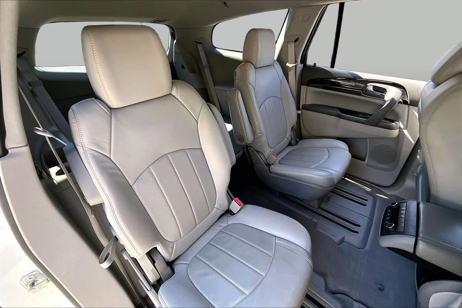Used 2013 Buick Enclave Premium FWD image 18