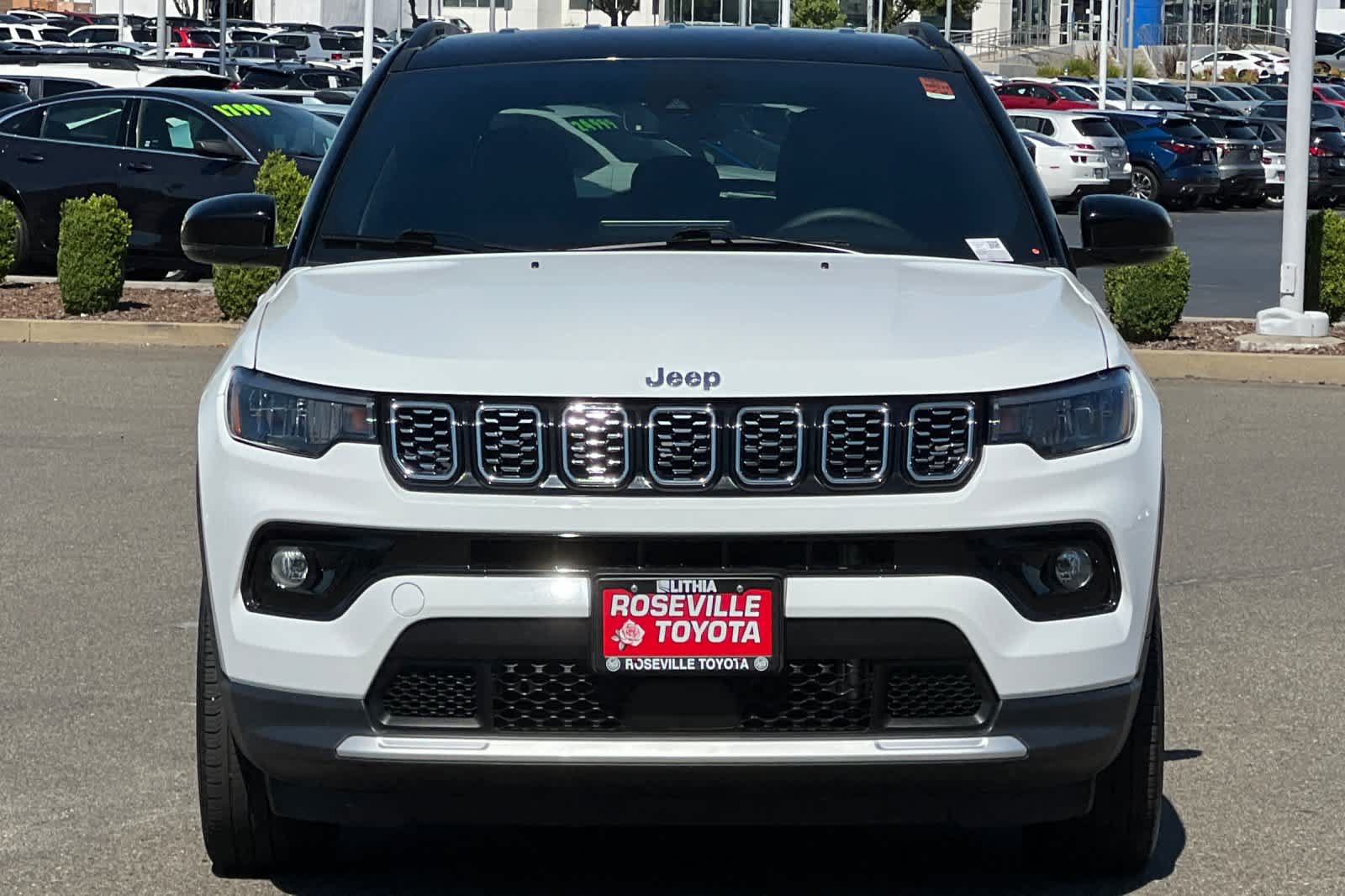 Used 2025 Jeep Compass Limited AWD/4WD image 10