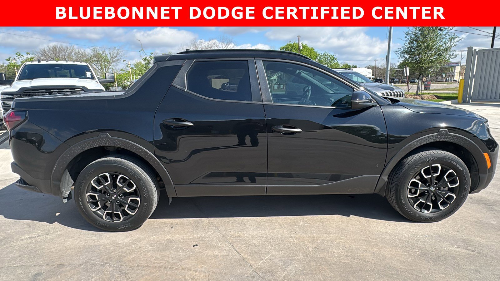 Used 2023 Hyundai Santa Cruz SEL w/ Activity Package image 4