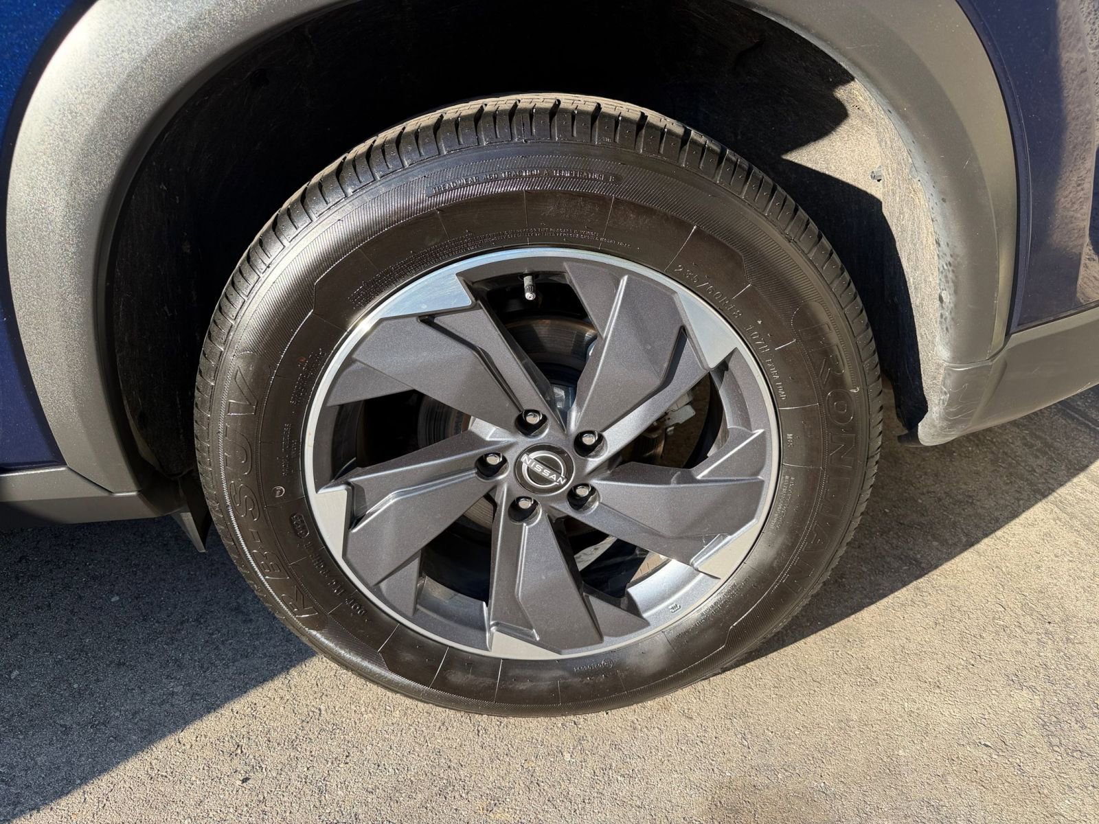 Used 2025 Nissan Rogue SV FWD image 32