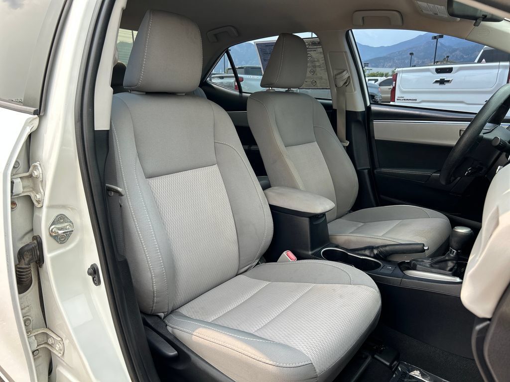 Used 2015 Toyota Corolla LE FWD image 15