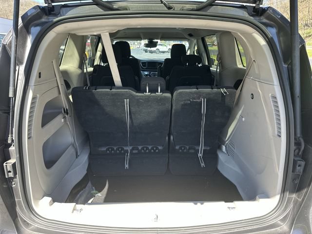 Used 2023 Chrysler Voyager LX FWD image 22