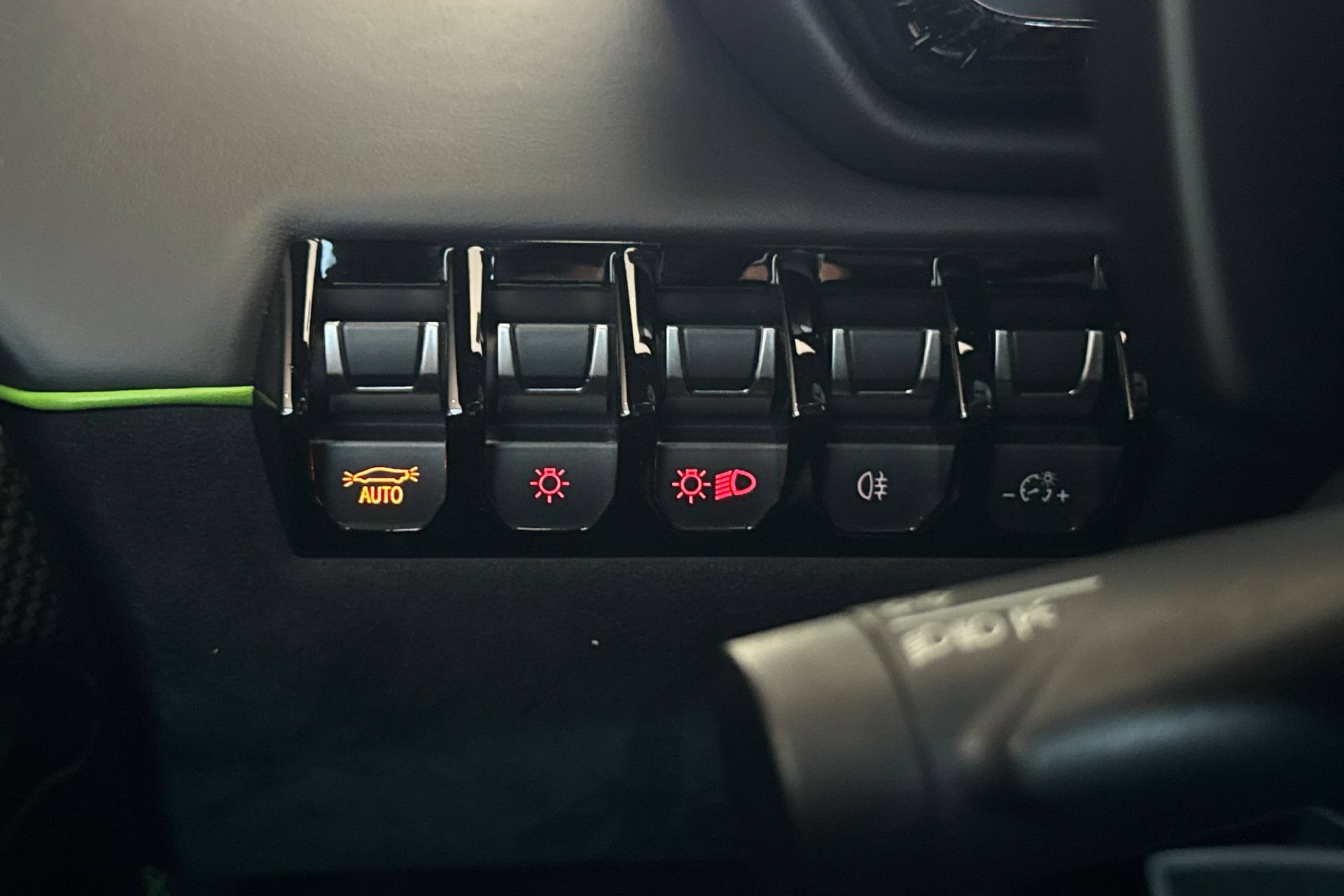 Used 2020 Lamborghini Aventador SVJ AWD/4WD image 32