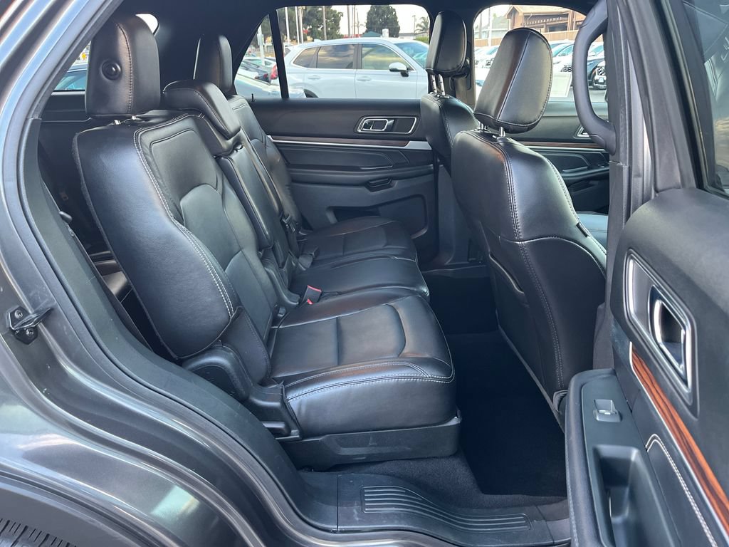Used 2019 Ford Explorer Limited w/ Class III Trailer Tow Package FWD image 31