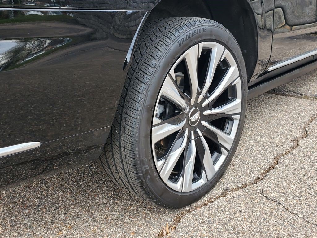 Certified 2025 Cadillac Escalade ESV Premium Luxury w/ Touring Package AWD/4WD image 10