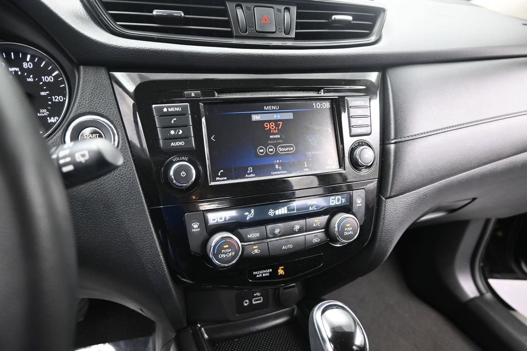 Used 2018 Nissan Rogue SV AWD/4WD image 18