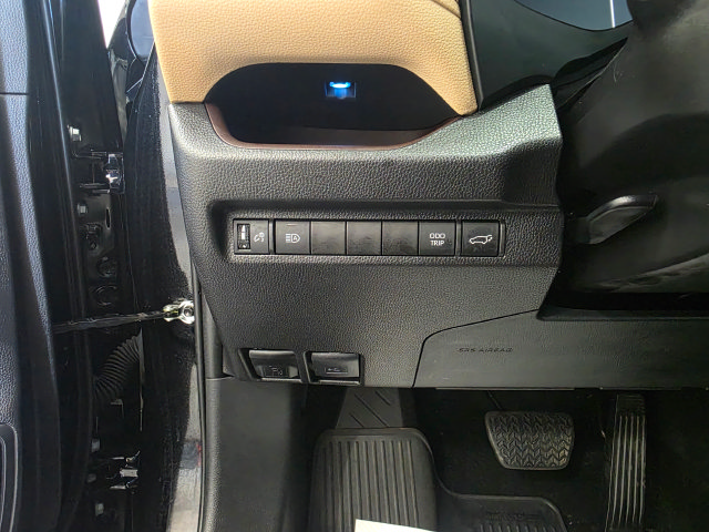 Used 2025 Toyota RAV4 Limited AWD/4WD image 14