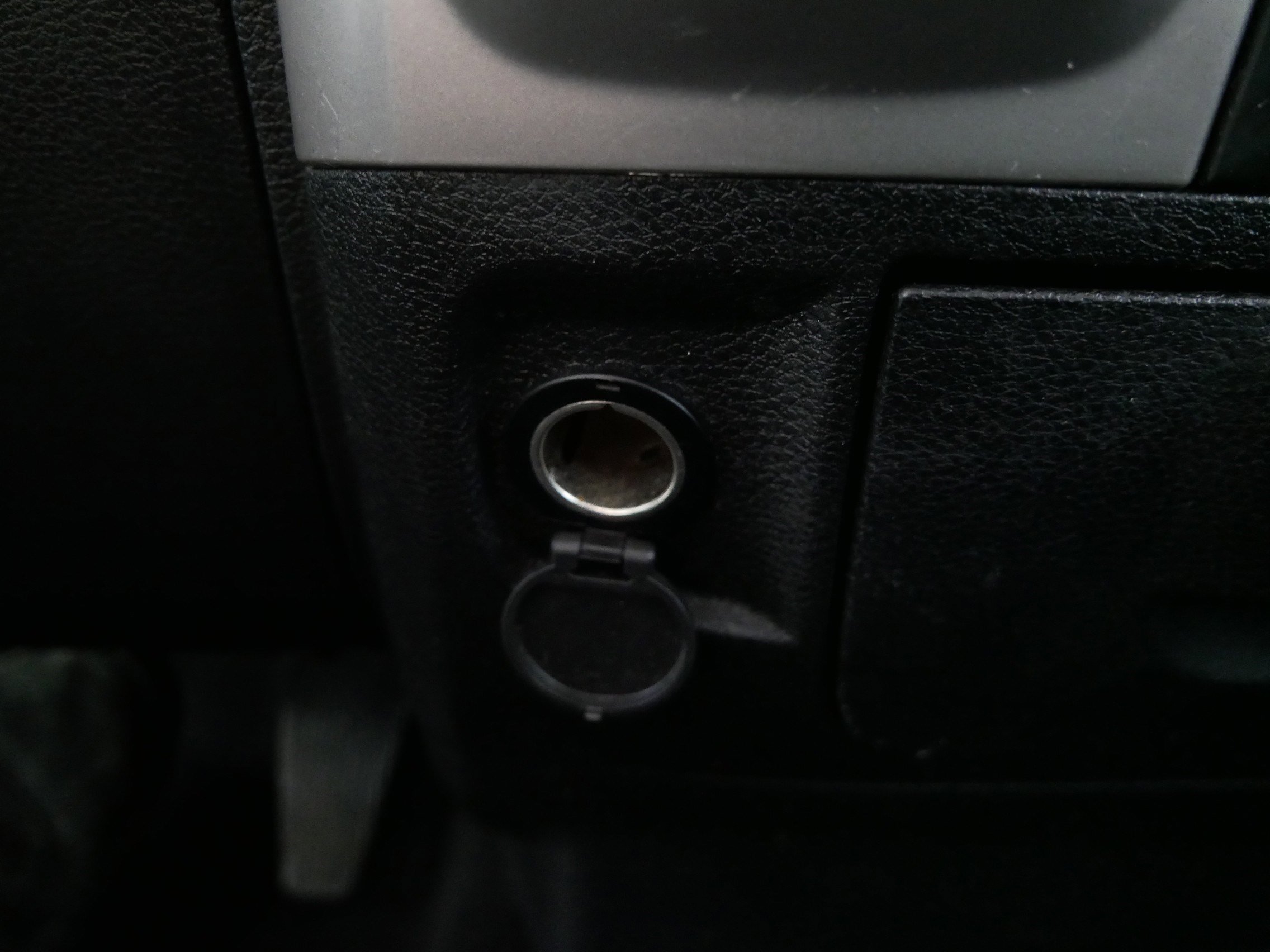 Used 2016 RAM 1500 Classic SLT image 32