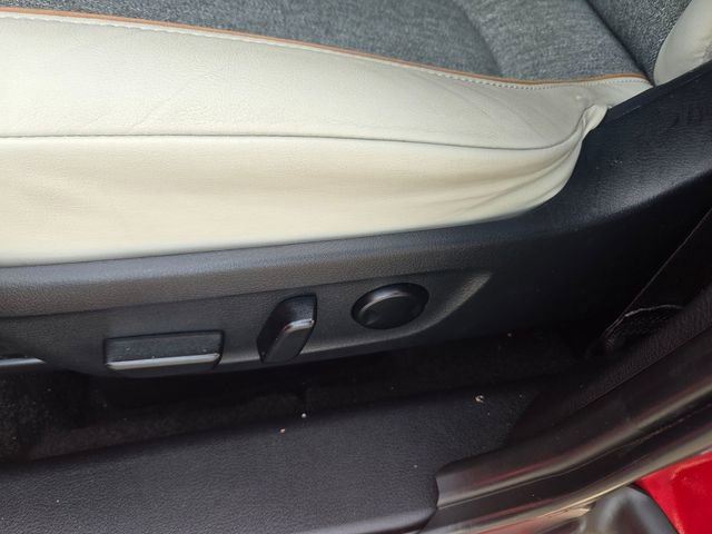 Used 2022 MAZDA MX-30 Electric w/ Premium Plus Pkg image 4