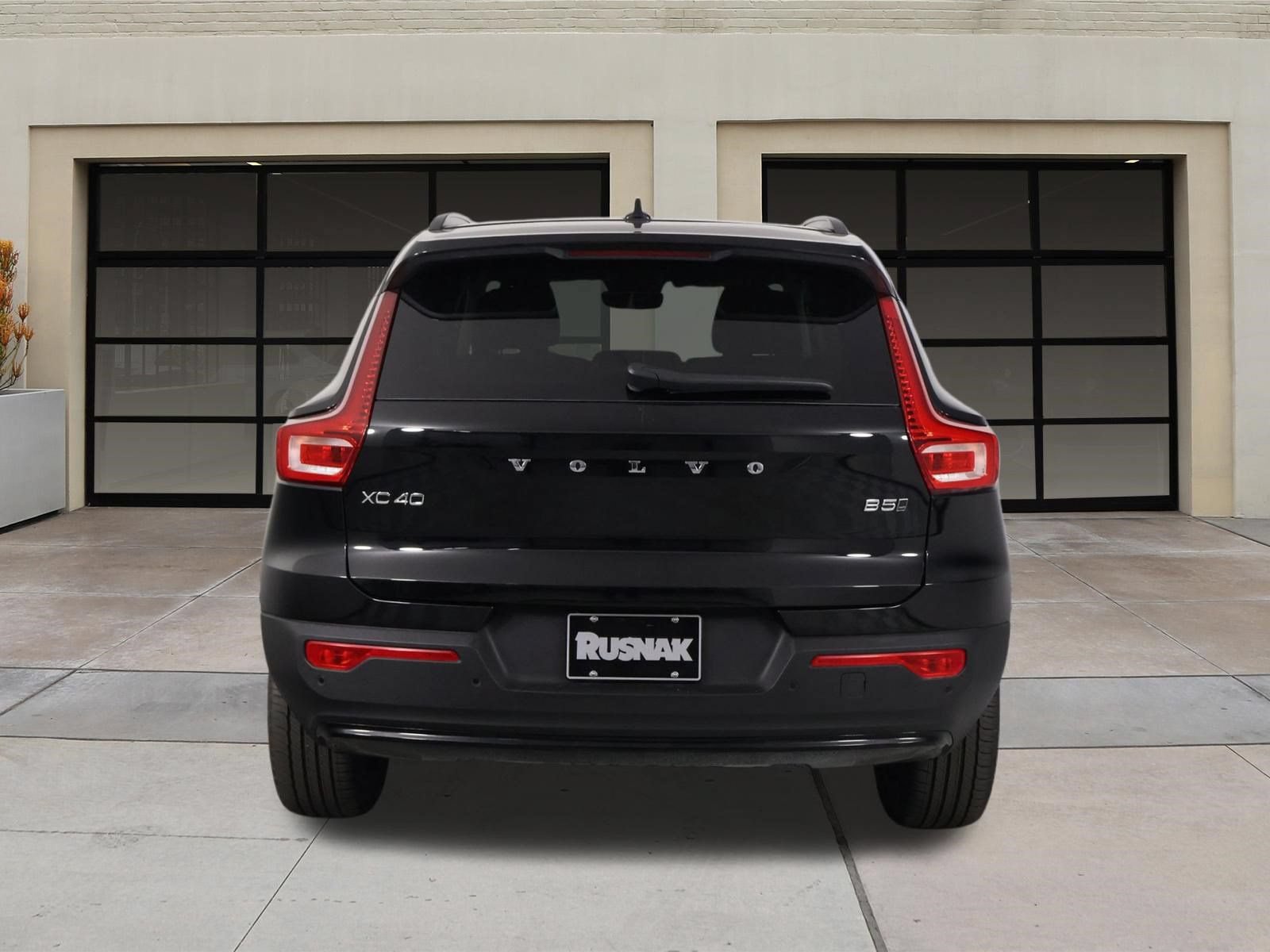 Used 2026 Volvo XC40 B5 Plus AWD/4WD image 5