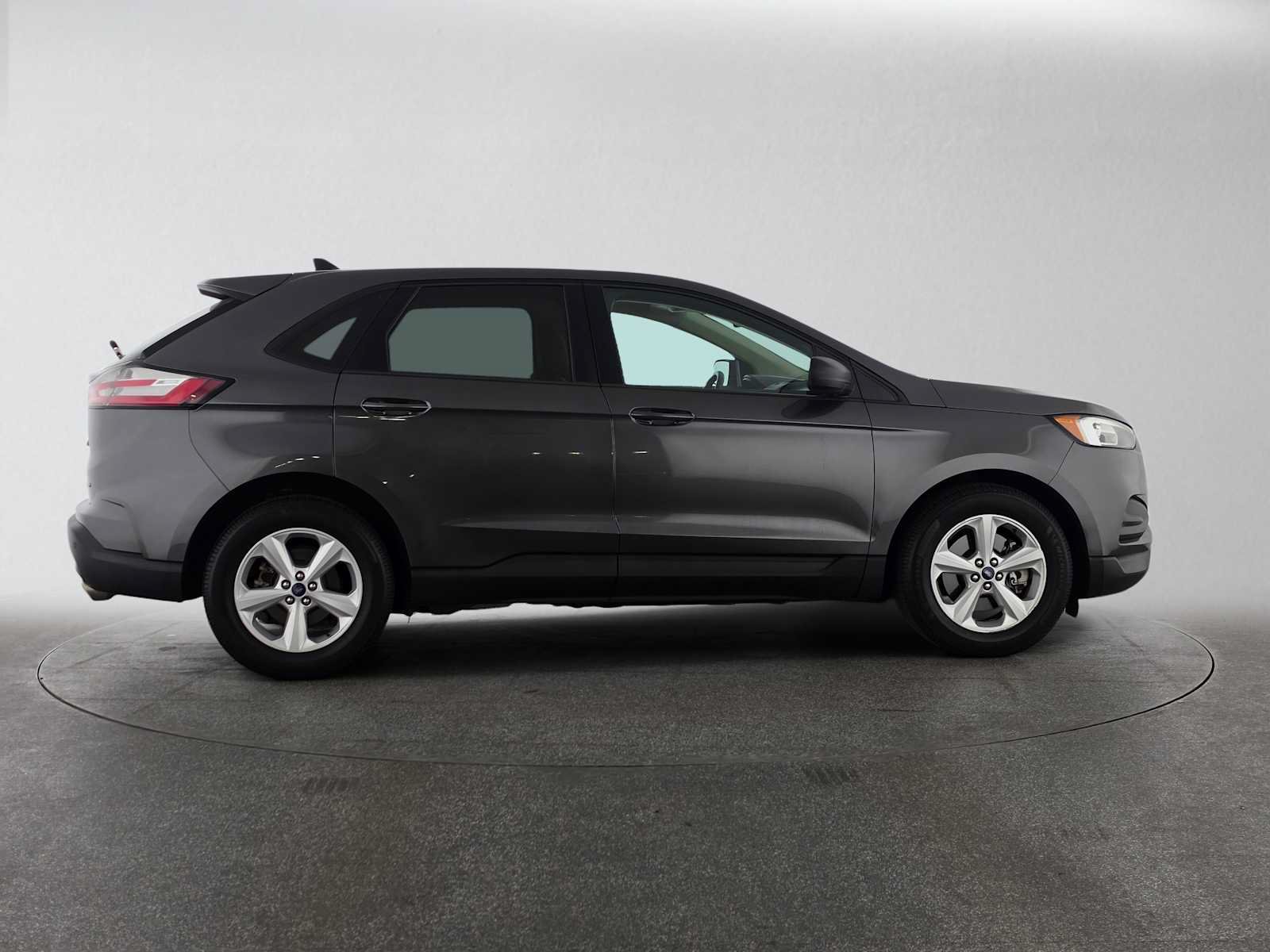 Used 2020 Ford Edge SE AWD/4WD image 2