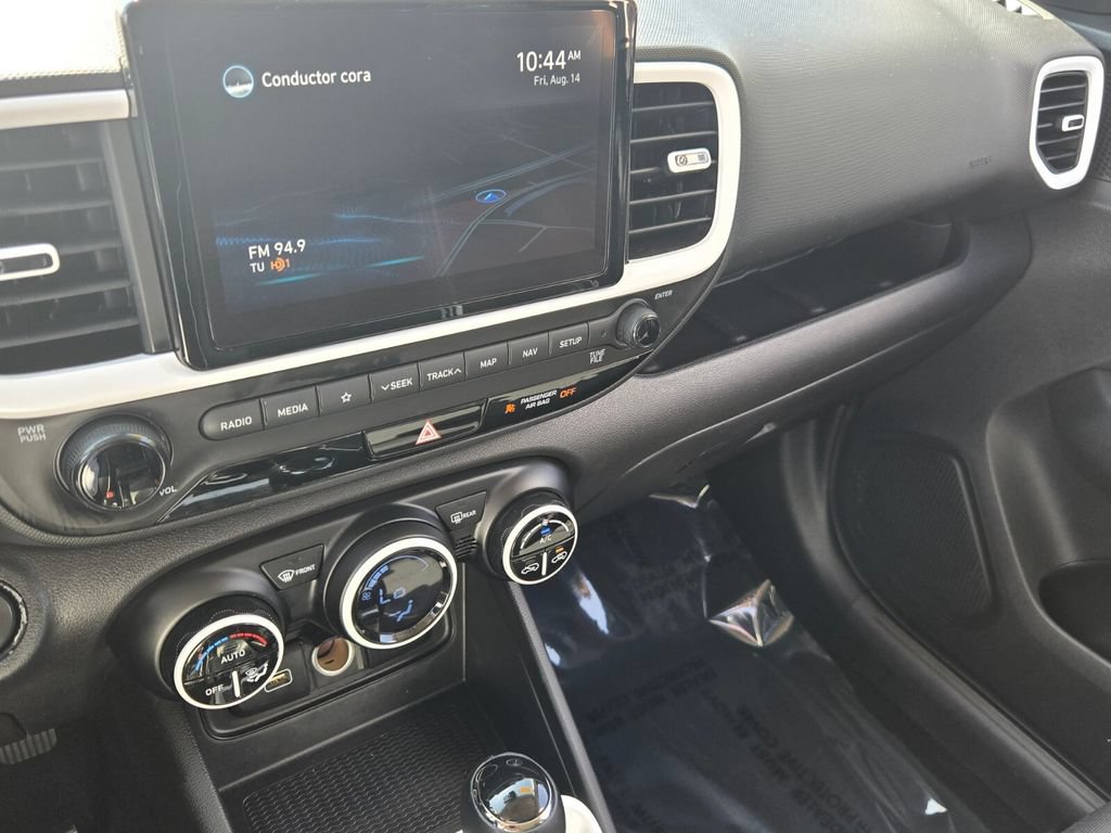 Used 2022 Hyundai Venue Limited w/ Cargo Package FWD image 20