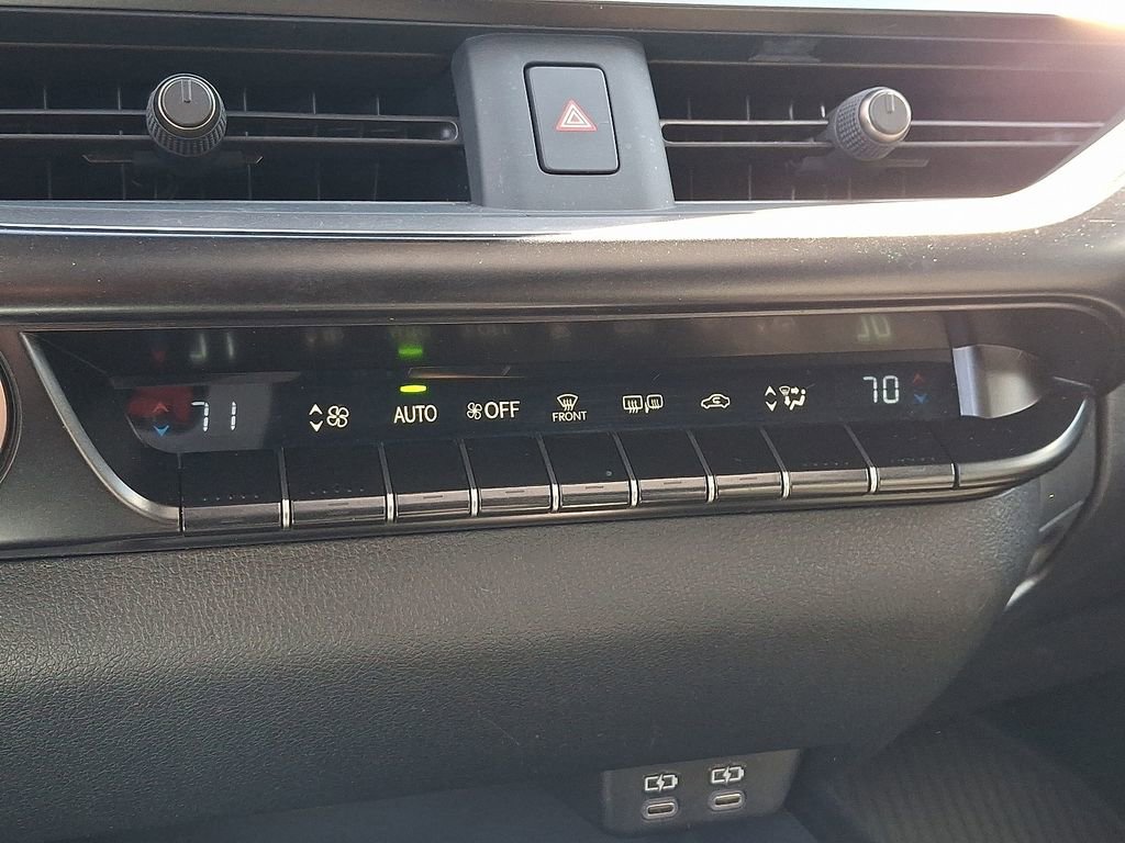 Used 2023 Lexus UX 250h AWD w/ Accessory Package (Z2) image 17