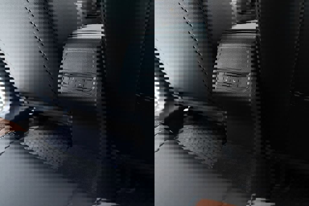 New 2026 Volkswagen Jetta SEL image 38